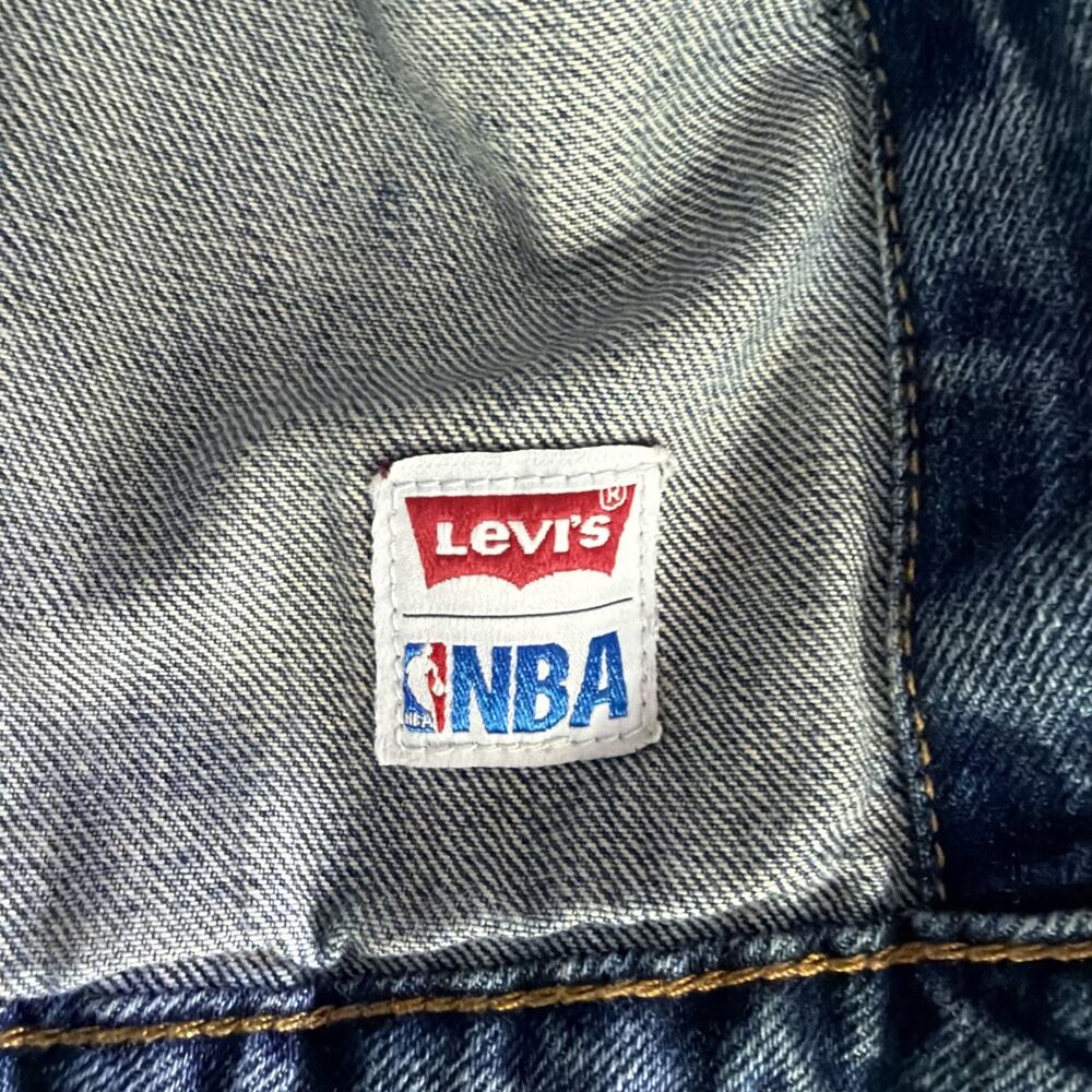 Levi's women's NBA Chicago Bulls XL Denim Jean Jacket Trucker Patches basketball - Picture 6 of 11